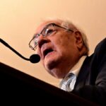 Barney Frank, pioniere gay del Congresso, muore all'età di 86 anni