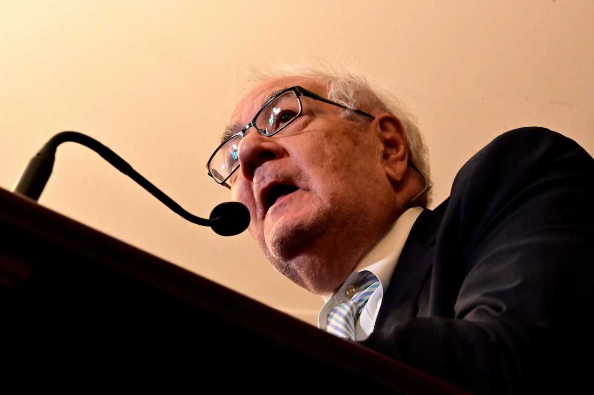 Barney Frank, pioniere gay del Congresso, muore all'età di 86 anni