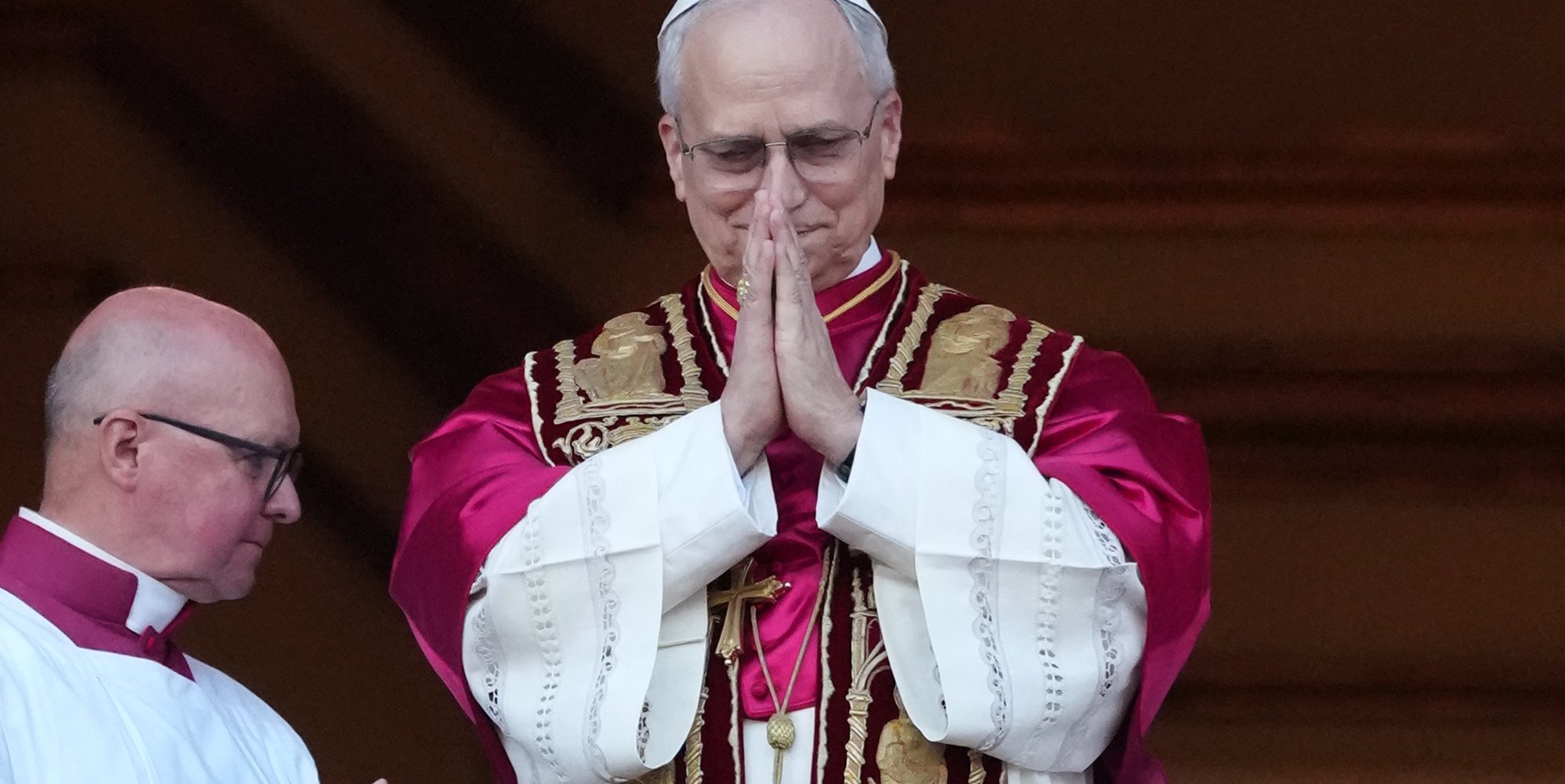 Il Papa Leone ai fedeli di Barcellona: «Non possiamo credere in Gesù e promuovere la guerra» nel bel mezzo della polemica su Trump