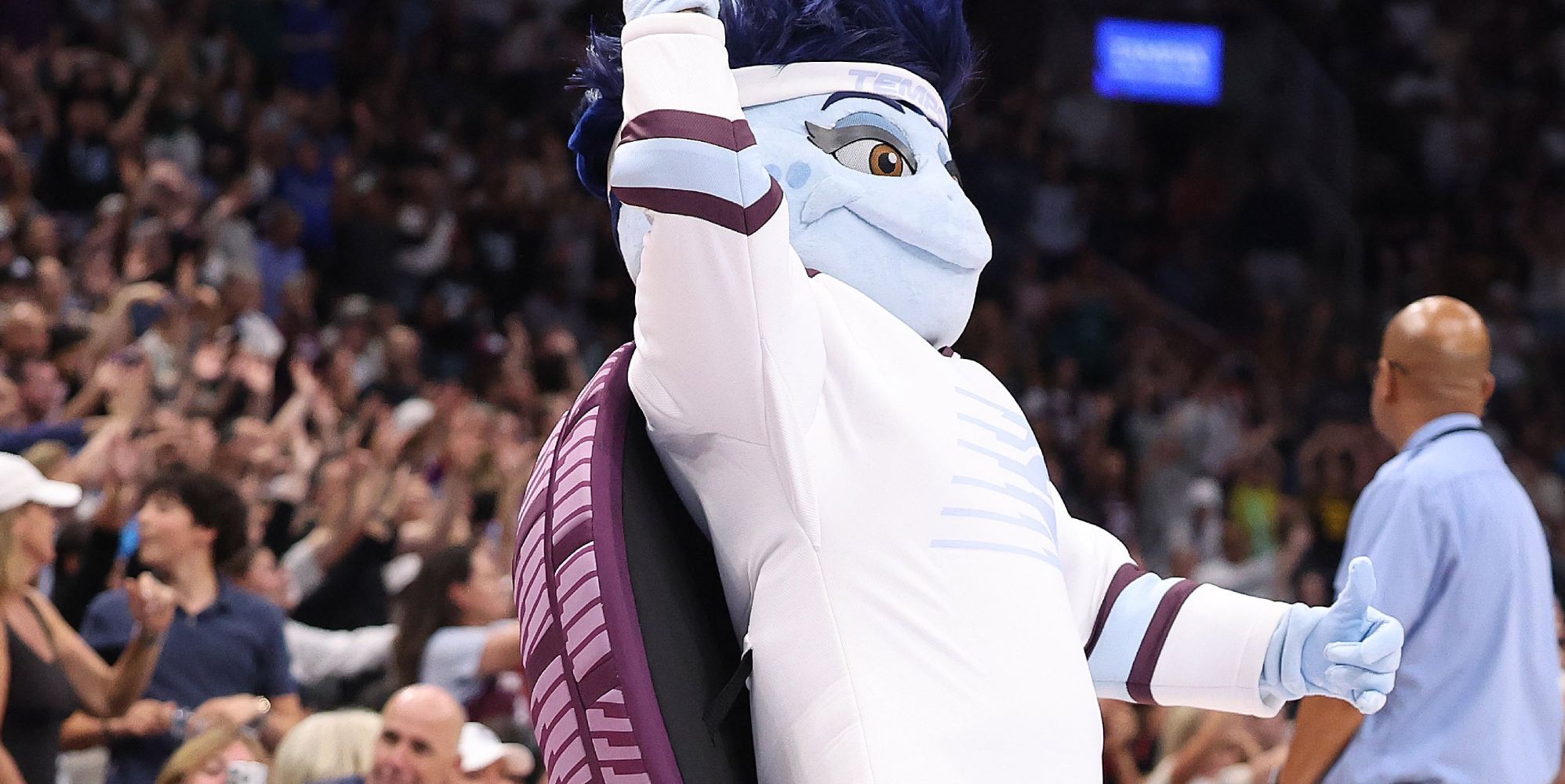 La squadra WNBA di Toronto presenta una nuova mascotte tartaruga dallo stile butch e con i pronomi she/they
