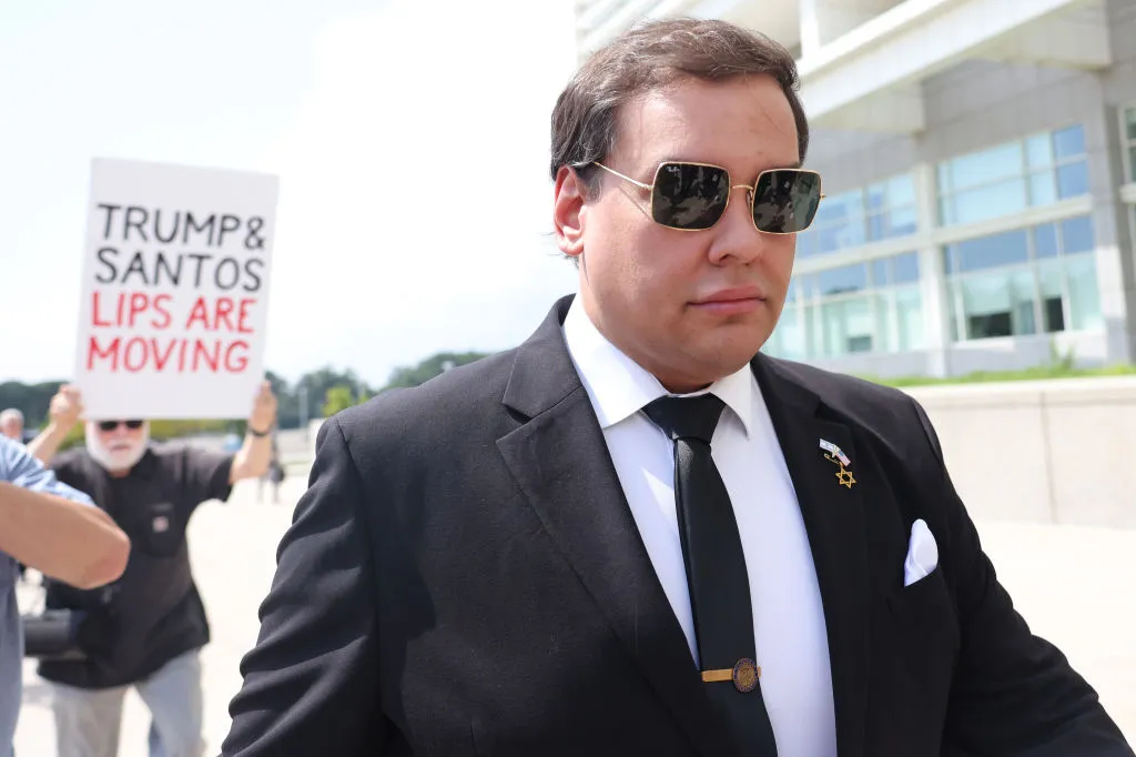 Ex-deputato George Santos pagherà 35.000 dollari per chiudere un'indagine sul trading illegale