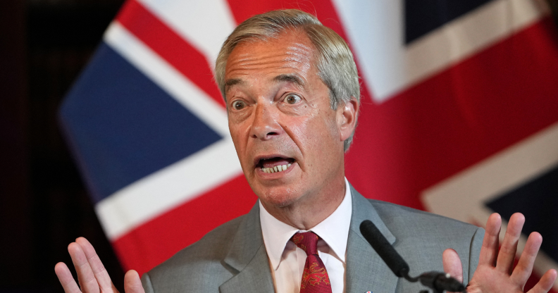 Nigel Farage batte Count Binface nell'elezione suppletiva di Clacton, ma è assente dal conteggio