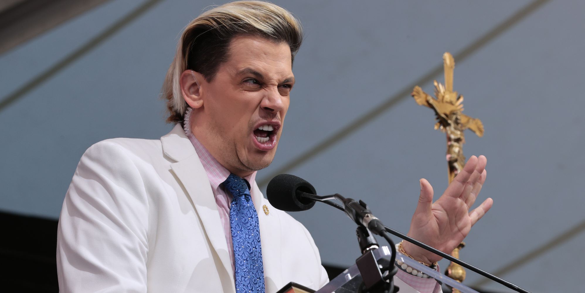 Milo Yiannopoulos: ex-gay e ancora gay, imbarazzato dal sostegno a Trump