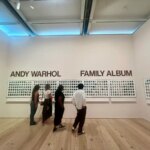 Quindici minuti di famiglia: una mostra di Polaroidi di Andy Warhol