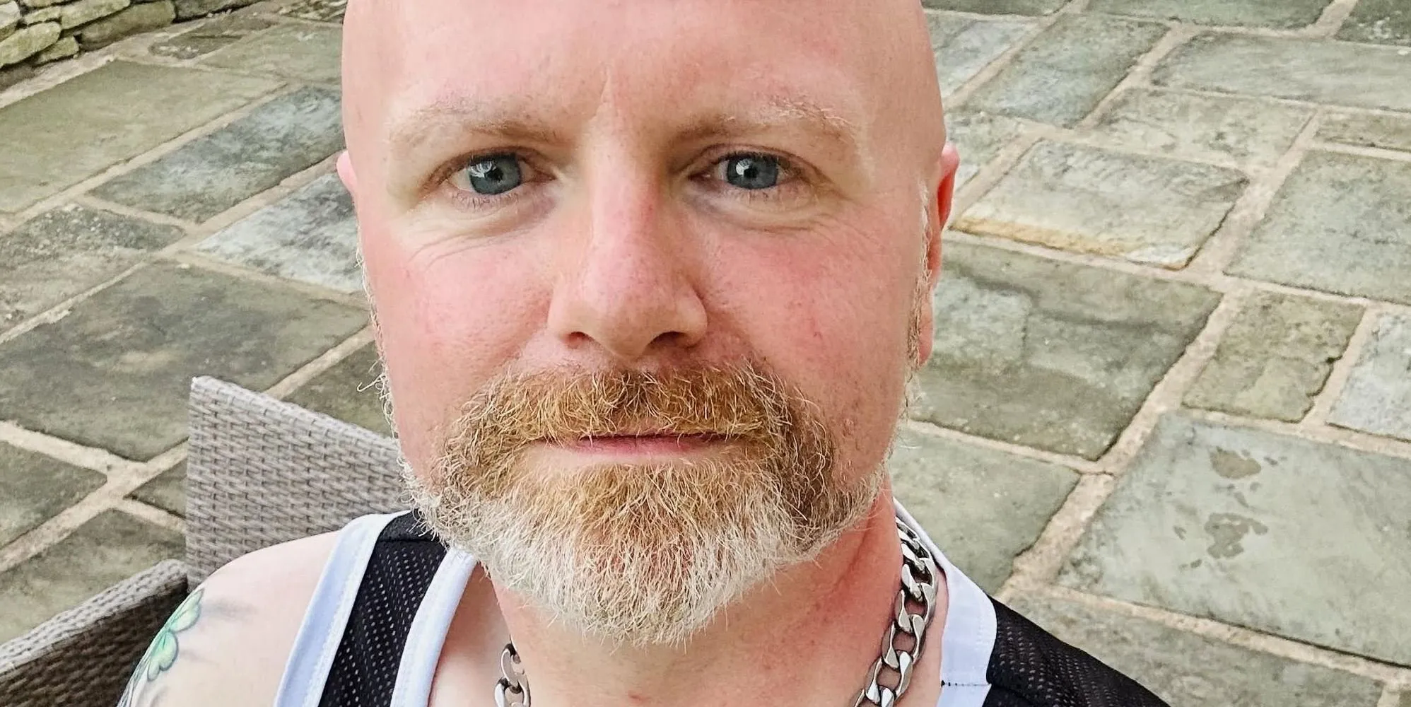 Consigliere comunale laburista gay: la sua migliore risposta dopo la diffusione online del profilo Grindr