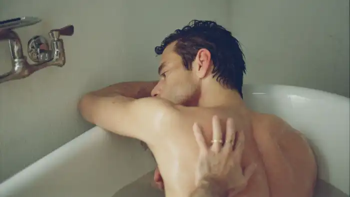 Jimmy George’s (Rami Malek) life is slipping away, even if the audience can’t tell at the start of Sachs’ «The Man I Love».