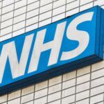 Nuove linee guida NHS: i pazienti trans devono utilizzare i reparti in base al sesso biologico